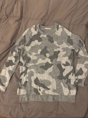 Athleta NWOT Gray Camouflage Crewneck Sweater